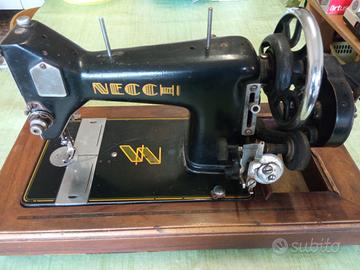 Macchina da cucire Necchi anni '40