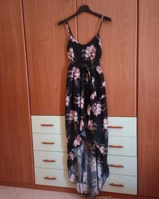 Vestito lungo con coda