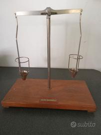 Bilancia per provette da esposizione