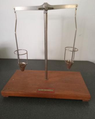 Bilancia per provette da esposizione