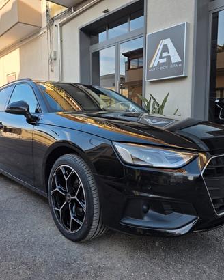 Audi A4 Avant 30 TDI/136 CV S tronic Business+Cerc