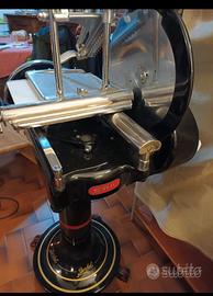 Affettatrice Berkel modello 21 con piedistallo