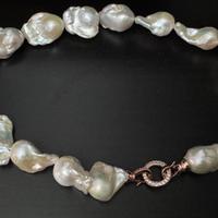 Collana di perle barocche