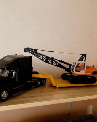 Modellino truck americano nero più rimorchio..