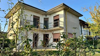 MORTARA 8 KM: VILLA INDIPENDENTE DI AMPIA METRATUR