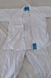 Karategi 150cm, cinture e protezioni rosso/blu