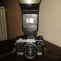 MACCHINA FOTOGRAFICA OLYMPUS OM10