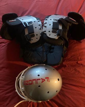 Paraspalle e casco per football americano Schutt
