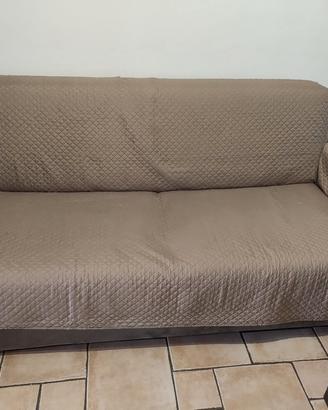 Divano letto 3 posti.