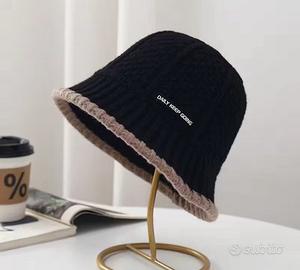 Cappello Nero Invernale in Maglia