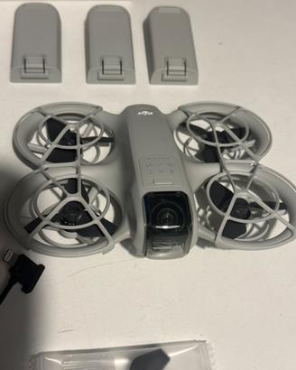 DJI Neo Fly More Combo 3 Batterie e valigetta