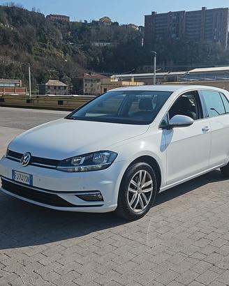 Volkswagen Golf 1.6 TDI 1106CV 5p. Executive BlueM