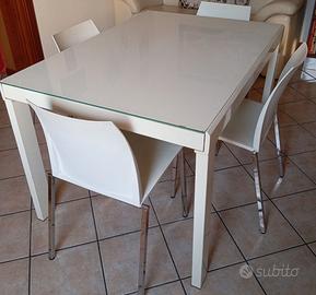 TAVOLO DA CUCINA CON 4 SEDIE