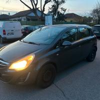 Opel Corsa 1.2 GPL 5 porte 2011 – 141.000 km