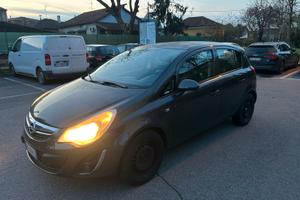 Opel Corsa 1.2 GPL 5 porte 2011 – 141.000 km