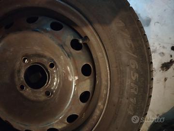Gomme auto