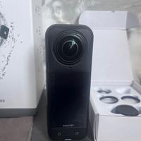 Insta360 X5 Completa con Accessori Premium
