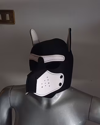 Maschera cosplay nera e bianca stile cane