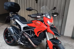 Ducati Hyperstrada 821