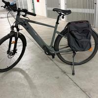 Bici Elettrica Trekking Rockrider E-ACTV 100