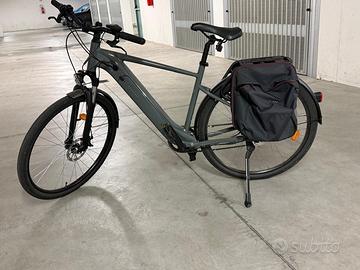 Bici Elettrica Trekking Rockrider E-ACTV 100