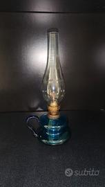 Lampada a petrolio antica