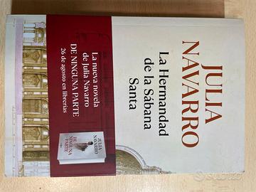 Libro di Julia Navarro in lingua Spagnola