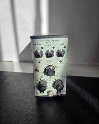 BRUEL & KJAER 2626 Conditioning Amplifier