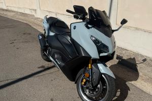 Yamaha Tmax 560 2025