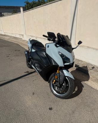 Yamaha Tmax 560 2025