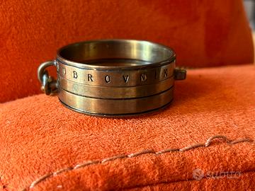 Orologio solare in ottone con catena