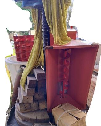 Attrezzature per vino