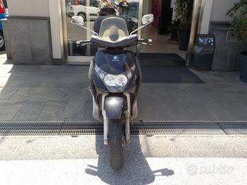 PIAGGIO Beverly 250 Anno