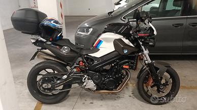 Permuto moto BMW f 800 r con scooter