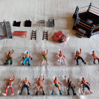 Mini figures ("soldatini") wrestling