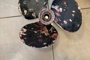 ELICA VOLVO PENTA - COD 854988 - 16X17 SINISTRA