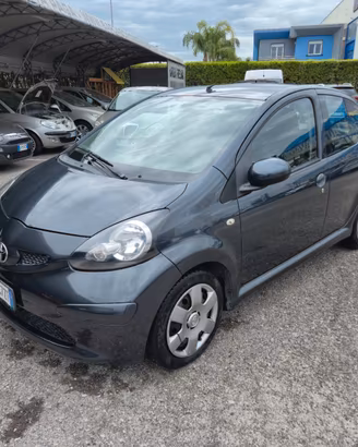 Toyota Aygo 1.0 12V VVT-i 5 porte Sol