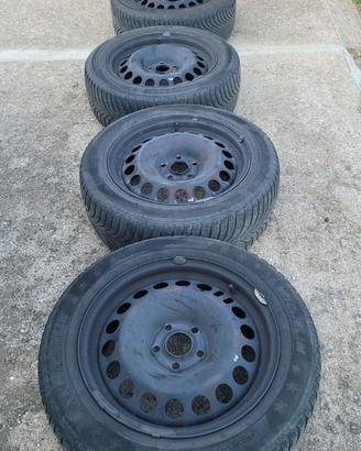 n° 4 GOMME INVERNALI con CERCHI in ACCIAIO NERO