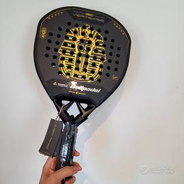 Racchetta da padel nera Bullpadel Newgiza P2 nuova