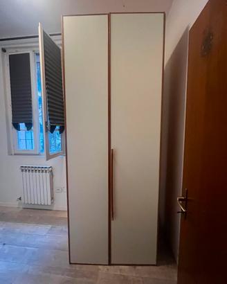 Letto matrimoniale e armadio 