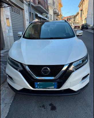 Nissan Qashqai 4x4 bianco perla