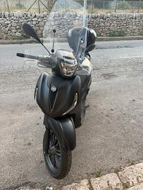 Beverly 300s