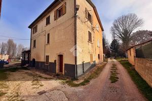 CASA DI CORTE A GUALDO TADINO