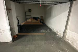 Box auto in parco in Via Frezza