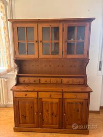 Credenza in legno perfetta per taverne o rustici