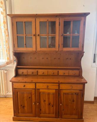 Credenza in legno perfetta per taverne o rustici