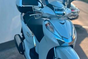 Honda SH 300 i