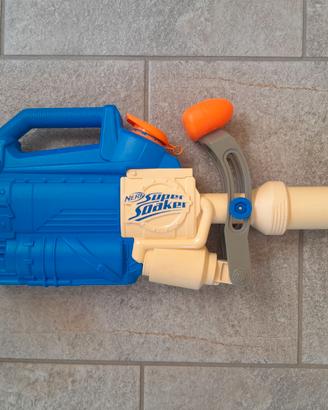Pistola Nerf Super Soaker ad ACQUA