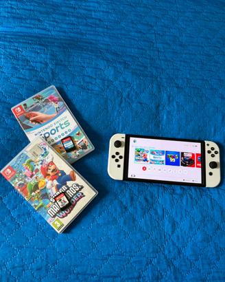 Nintendo Switch Oled bianca + 2 giochi