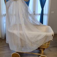 Culla Vimini con Ruote e Materasso